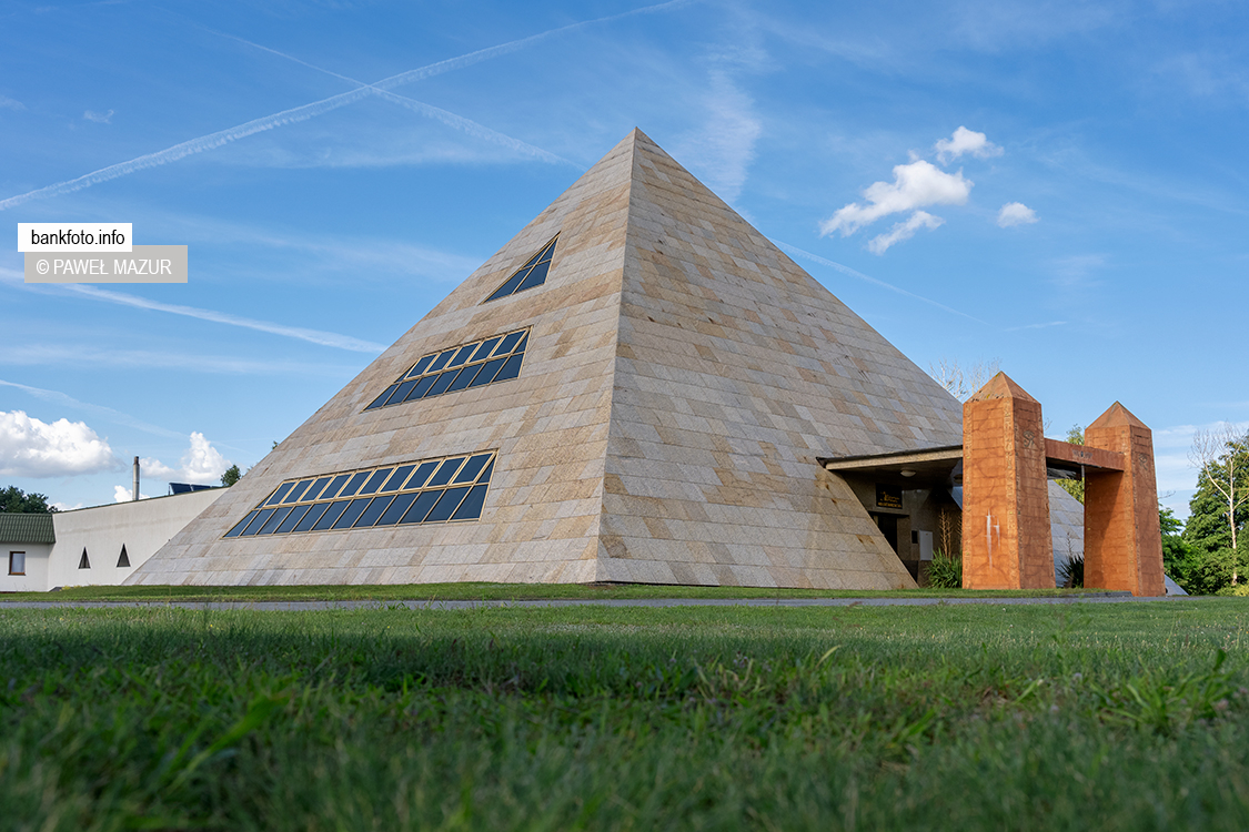 Piramida Horusa, Poźrzadło